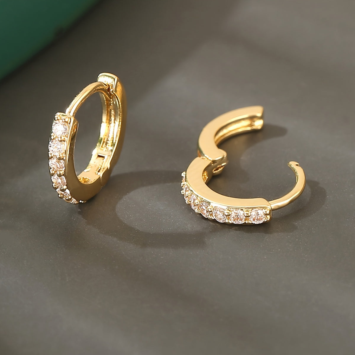 Green Zirconia Ear Buckle Earring