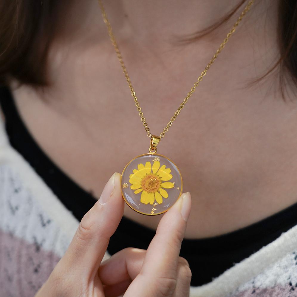 The Birth Flower Necklace