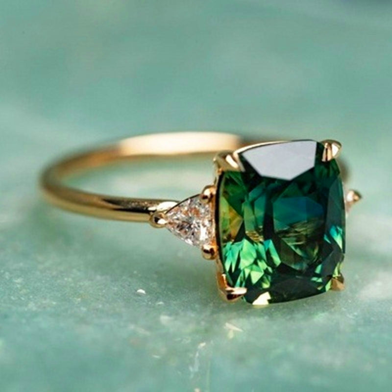 Luck - Green Zirconia Ring in Gold