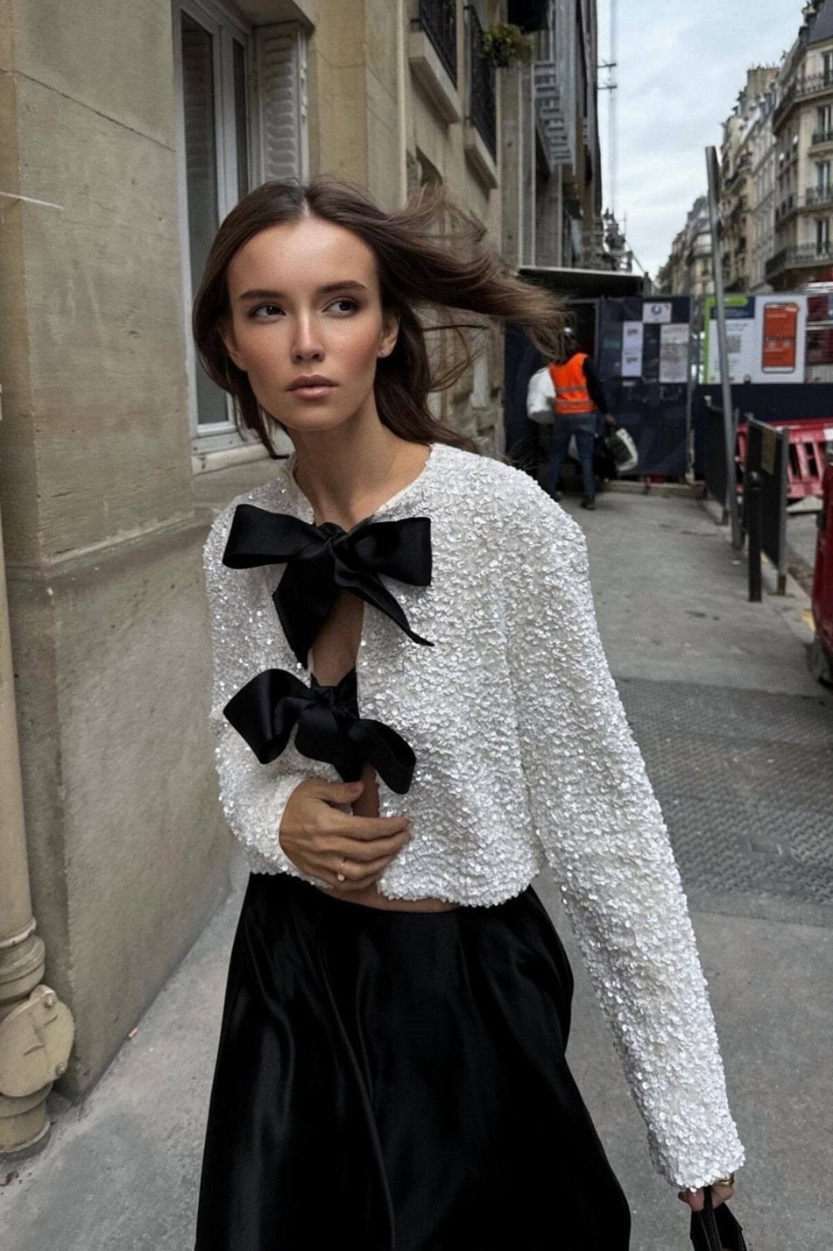 ANWEN | CHIC BLOUSE WITH BOW DETAIL