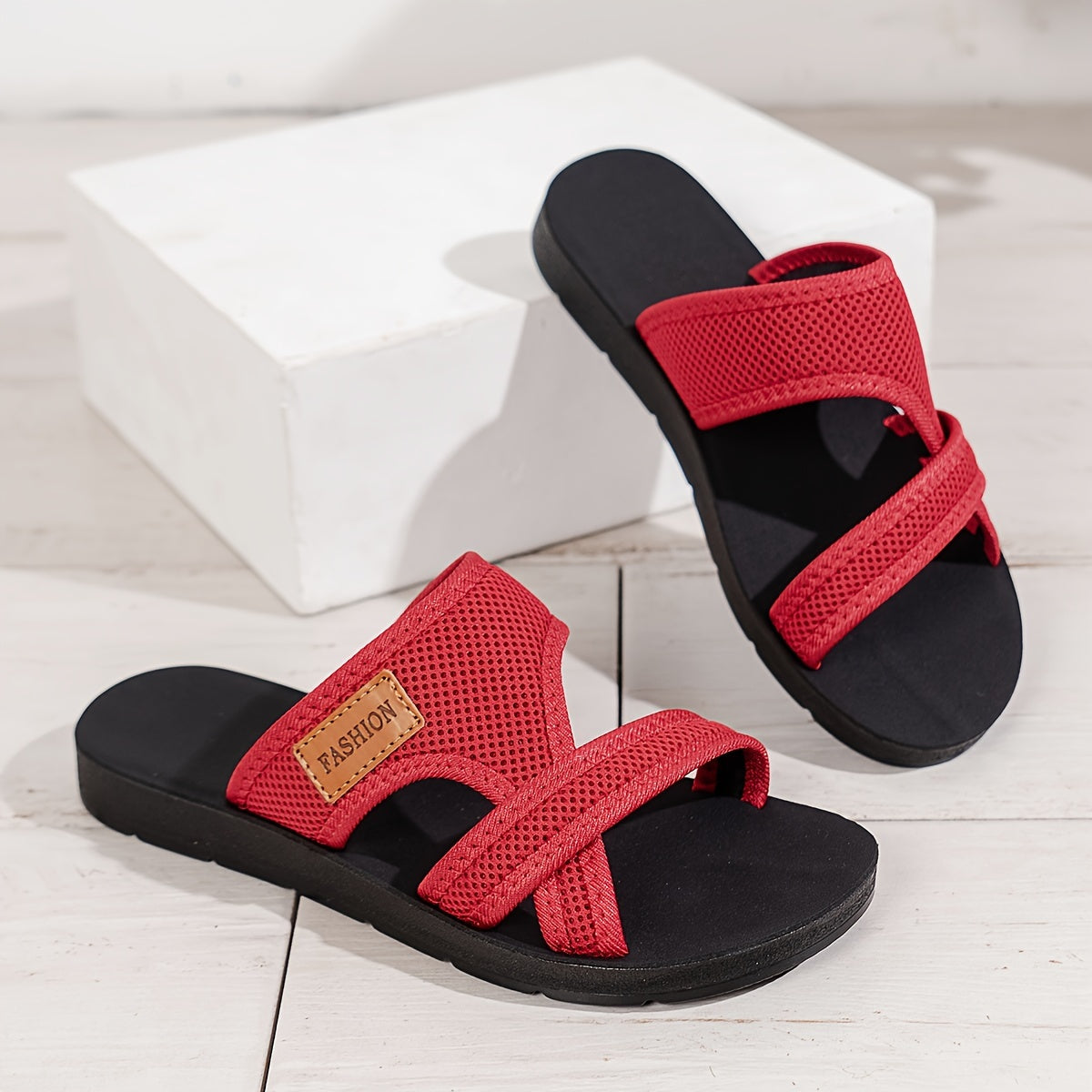 Fashionable and Versatile Sport-style Women's Sandals, Made of Breathable Mesh Fabric for Comfort and -friendliness, Suitable for Both Indoor and Outdoor Wear, Flat-soled Slippers, Women Shoes