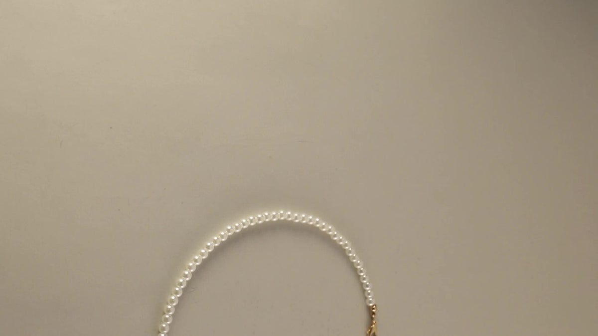 The Classic Pearl Necklace