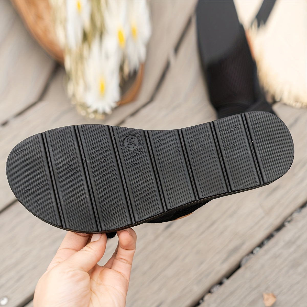 Fashionable and Versatile Sport-style Women's Sandals, Made of Breathable Mesh Fabric for Comfort and -friendliness, Suitable for Both Indoor and Outdoor Wear, Flat-soled Slippers, Women Shoes