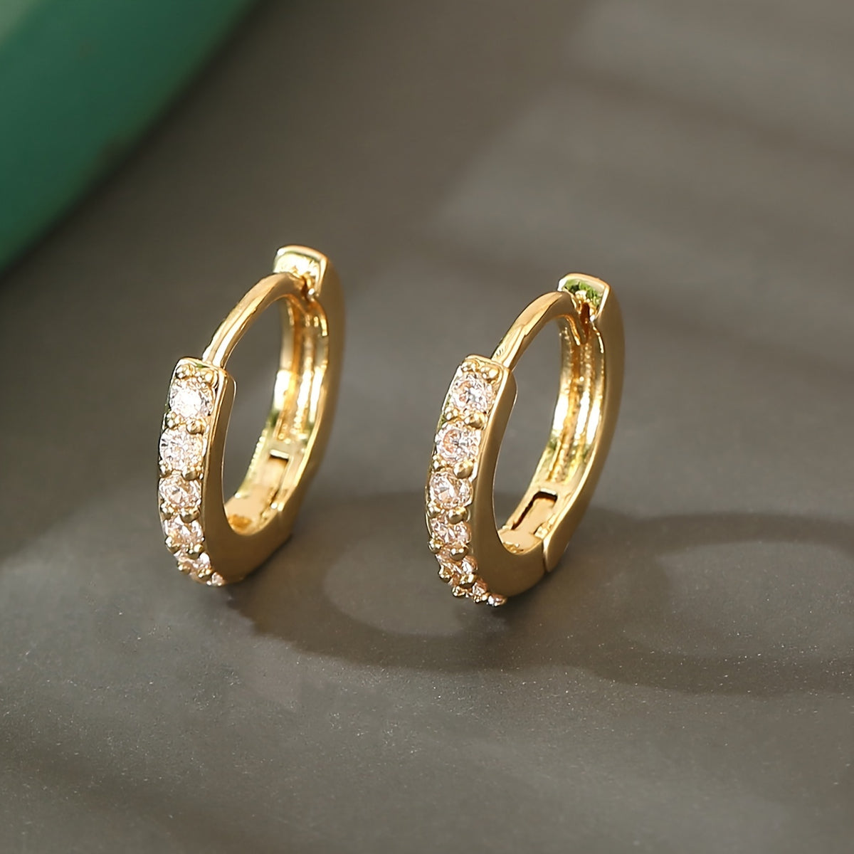 Green Zirconia Ear Buckle Earring
